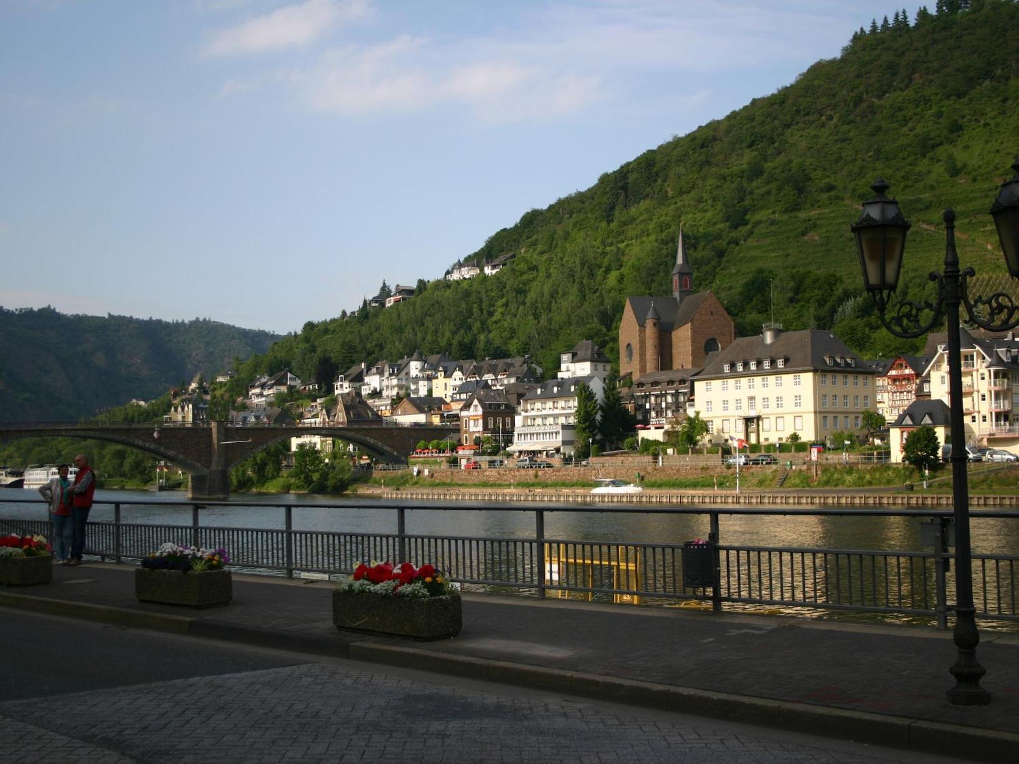 A Modern Holiday Home By The River Mosel モーゼルケルン エクステリア 写真
